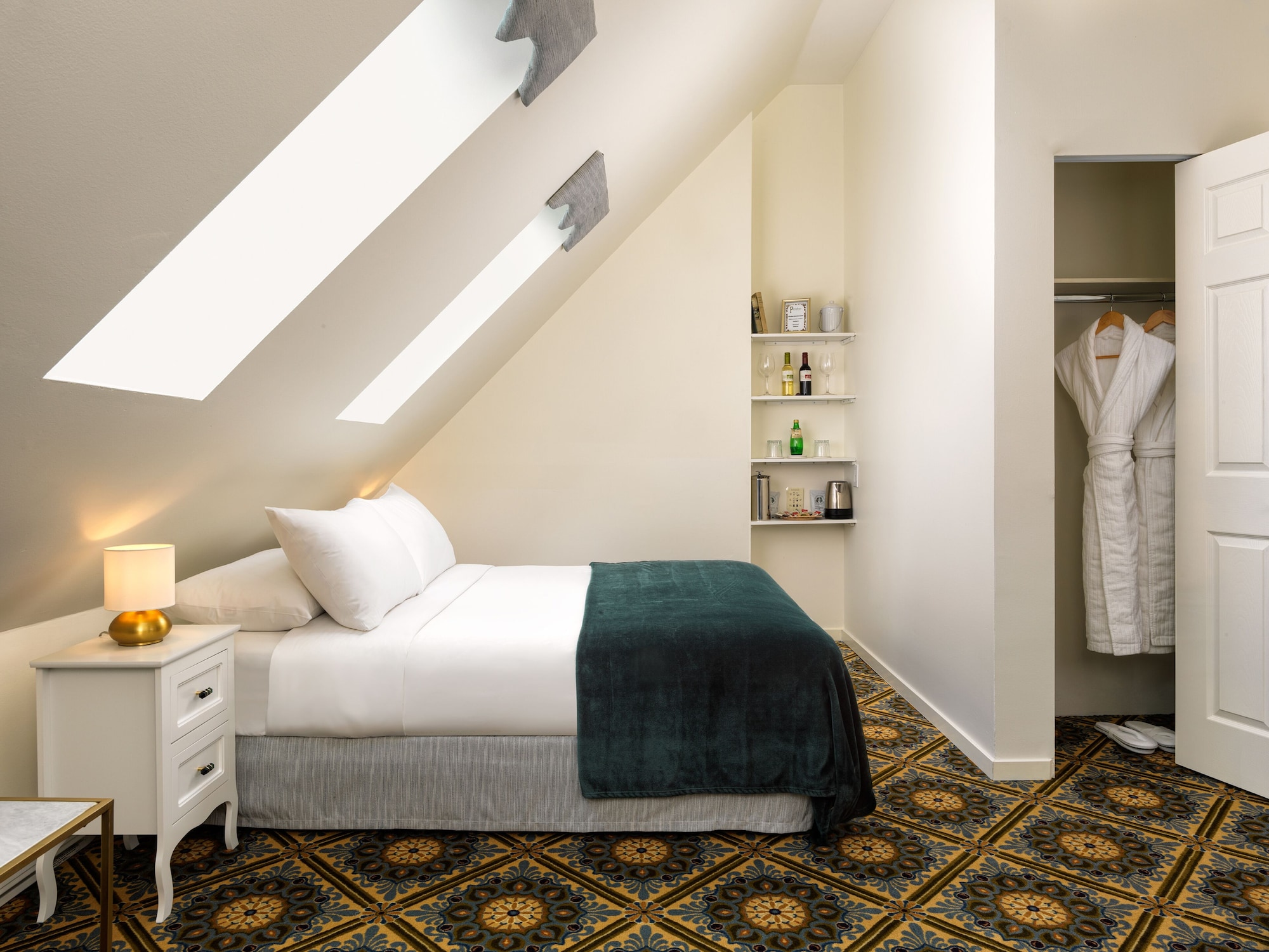COMFORT, DOUBLE BED