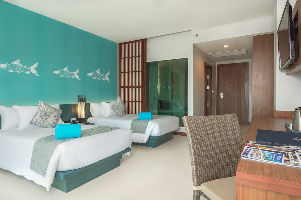 PLUS, DELUXE, TWIN BEDS