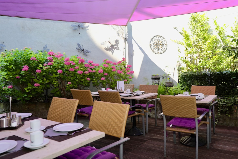 Hotel New Orly 53/65