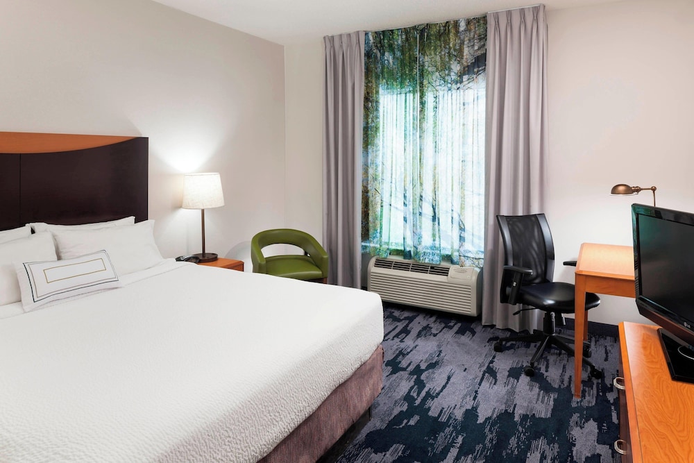 ROOM, KING BED, ACCESSIBLE