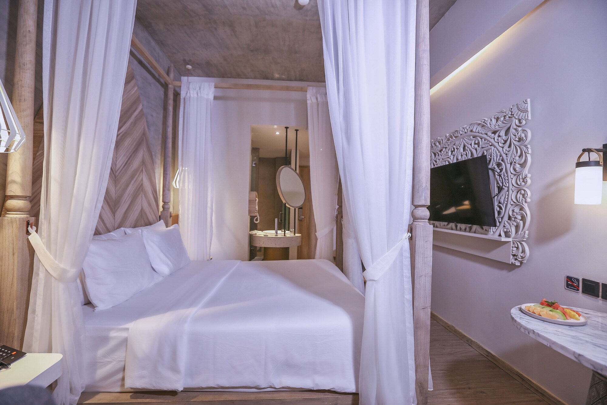 ROOM, DOUBLE BED