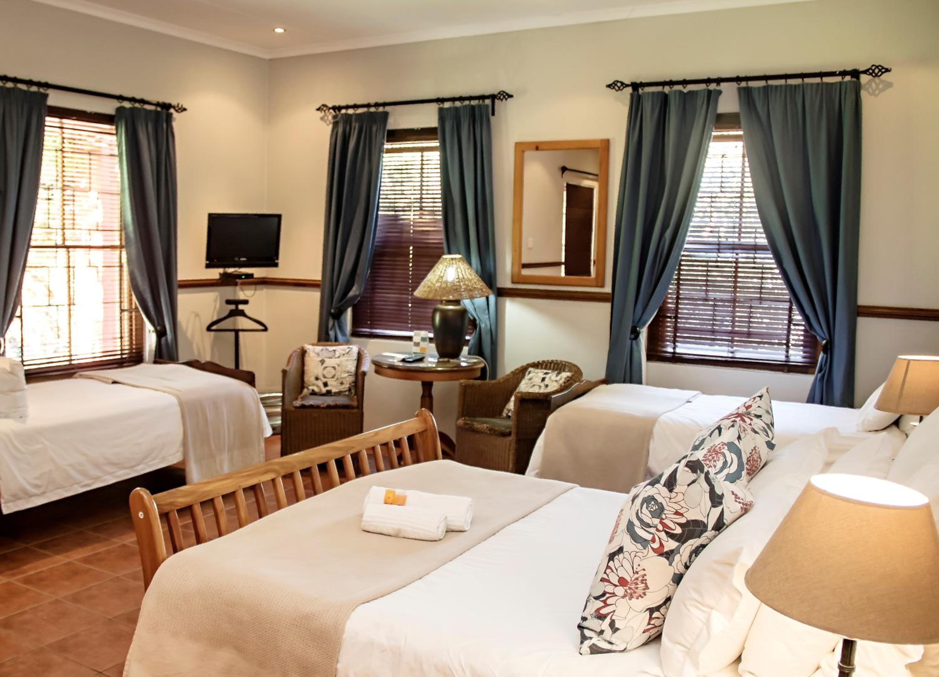 كوخ بسرير مزدوج مع أريكة، Beaufort Manor Country Lodge 2/2