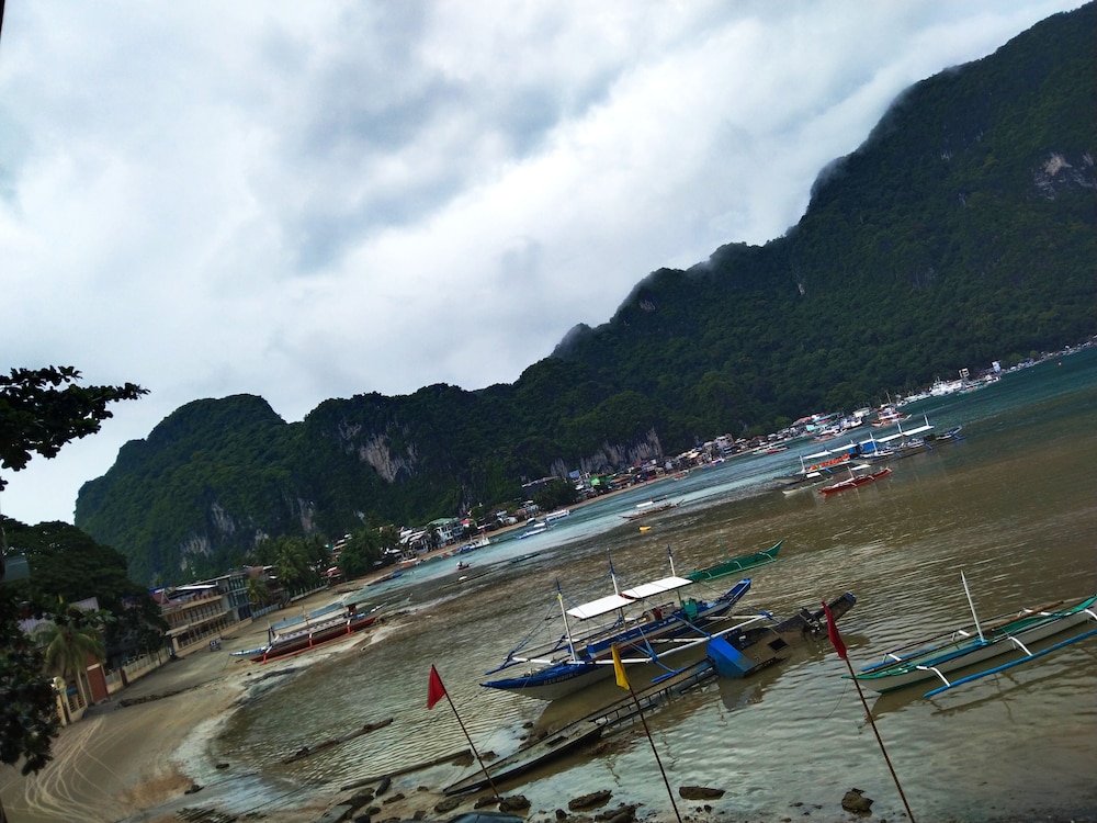 El Nido Corner Pension And Restaurant 47/50