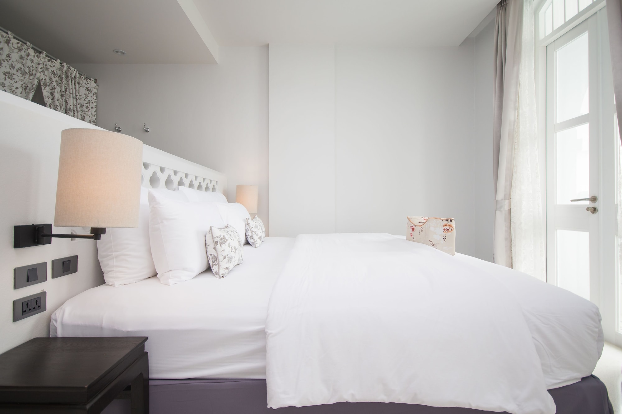 جناح جونيور بسرير مزدوج بشرفة، LITTLE NYONYA HOTEL 3/4