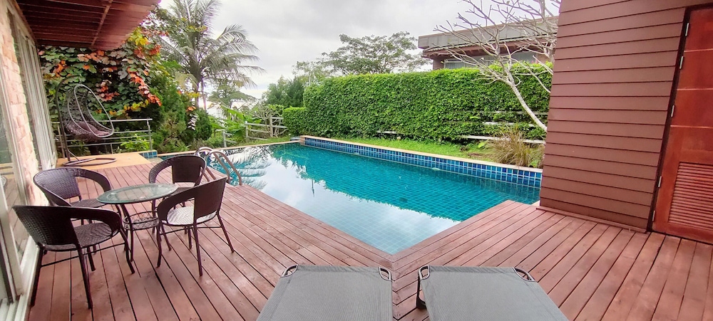 Phuket Jungle Experience Resort 30/35