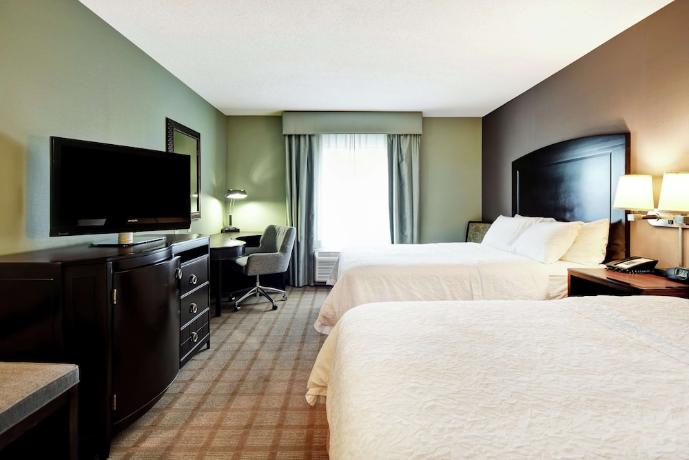 Hampton Inn Suites Detroit Canton 23/89