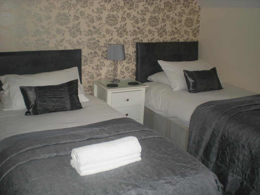Elmswood Guest House 8/48