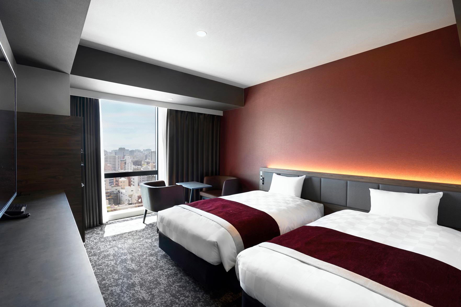 Standard, Twin Beds, Side