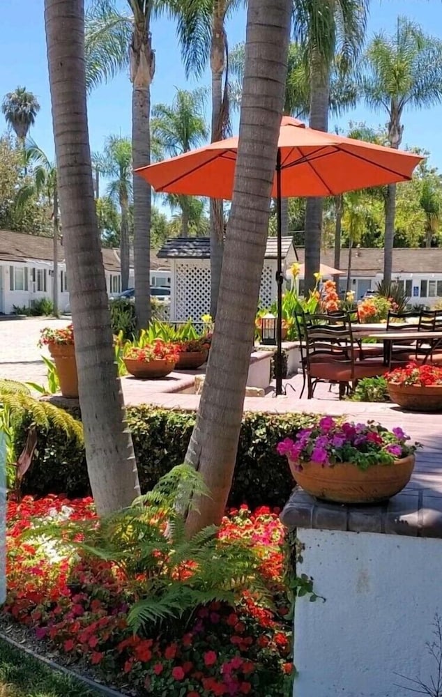 Marina Beach Motel 65/67