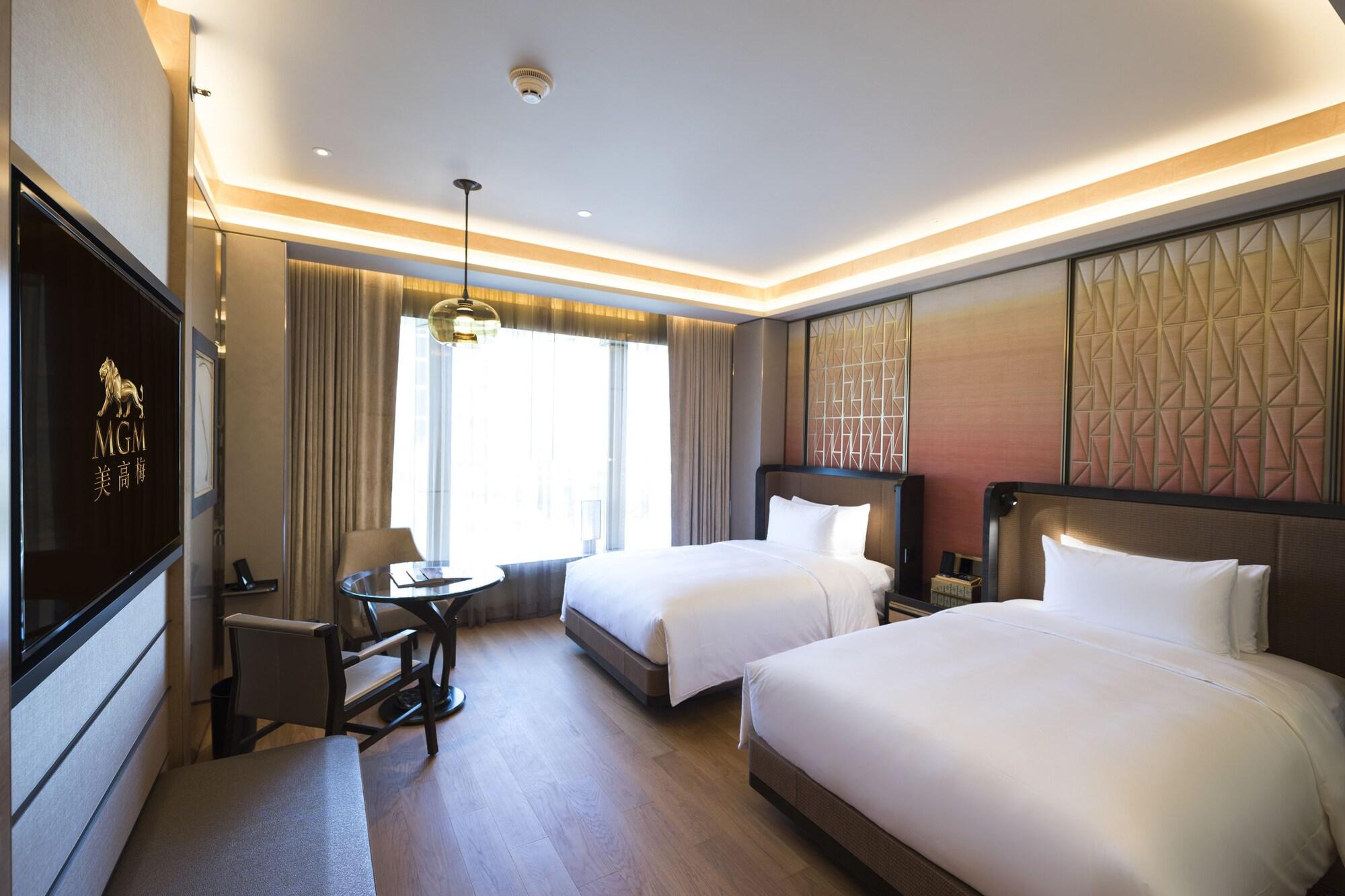 Emerald, Double Bed