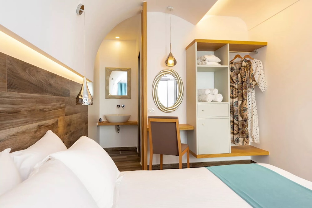 Deluxe Hotel Santorini 27/63