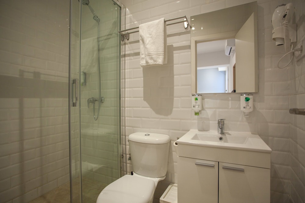 Gran Central Suites 50/50