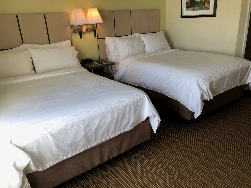 Candlewood Suites Fort Wayne by IHG 9/50
