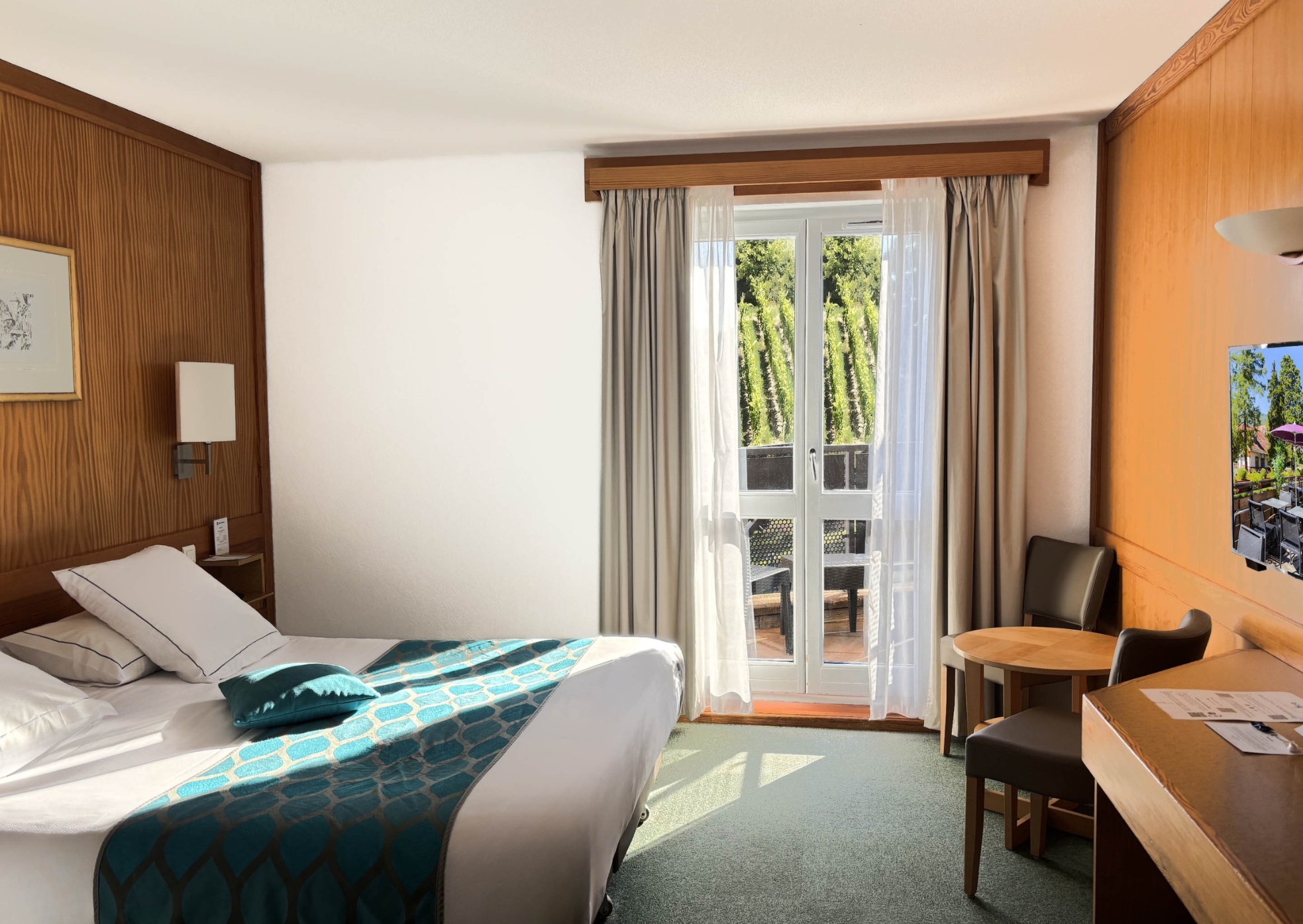 Superior, King Bed, Bath and Shower, Balcony، Best Western Plus Hotel and SPA Le Schoenenbourg 3/4