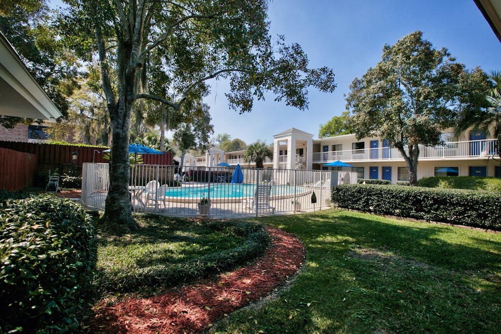 Motel6 Tallahassee, FL - Downtown 49/59