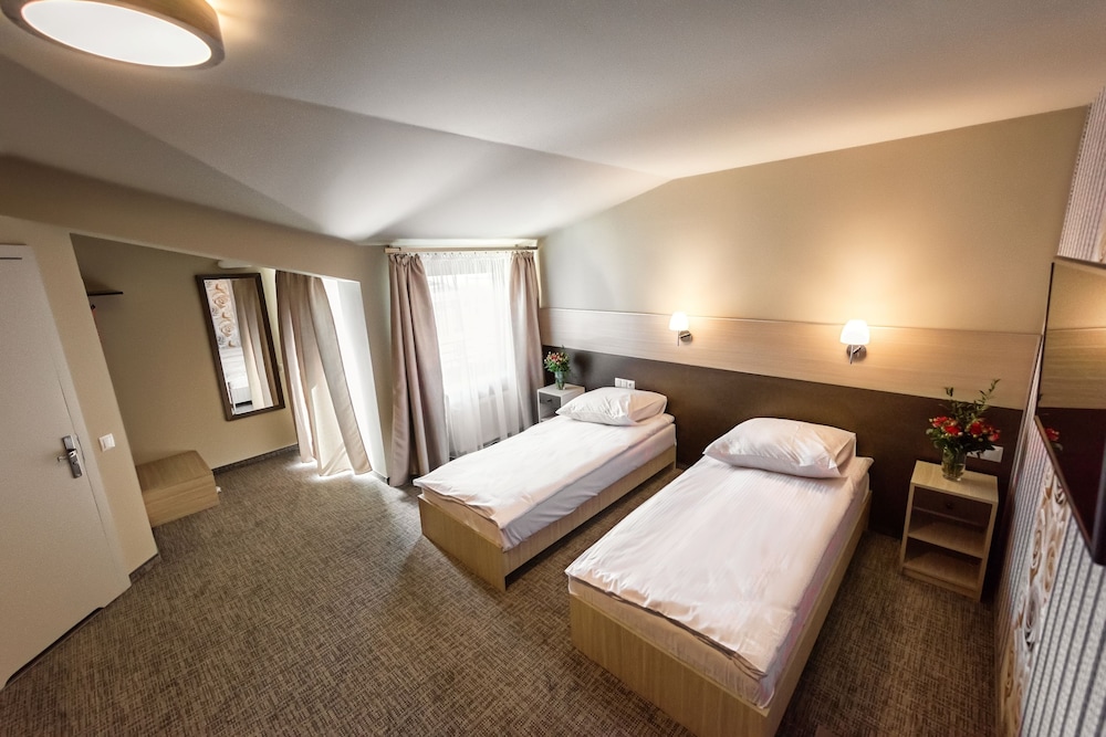 HOTEL KAZIMIERZ III 33/51