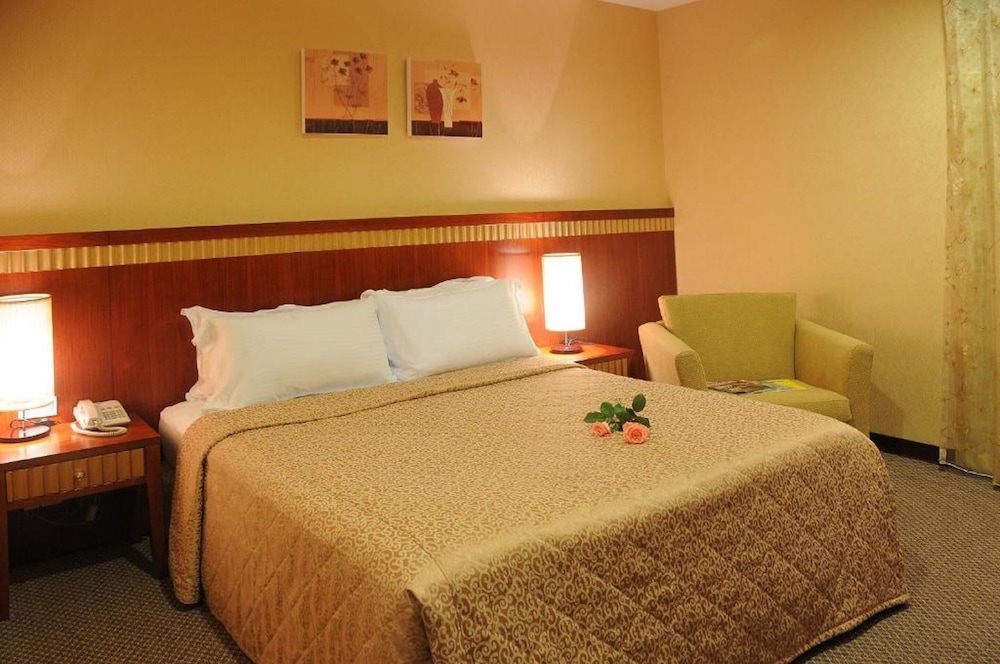 Eastern Beauty Hotel 12/26