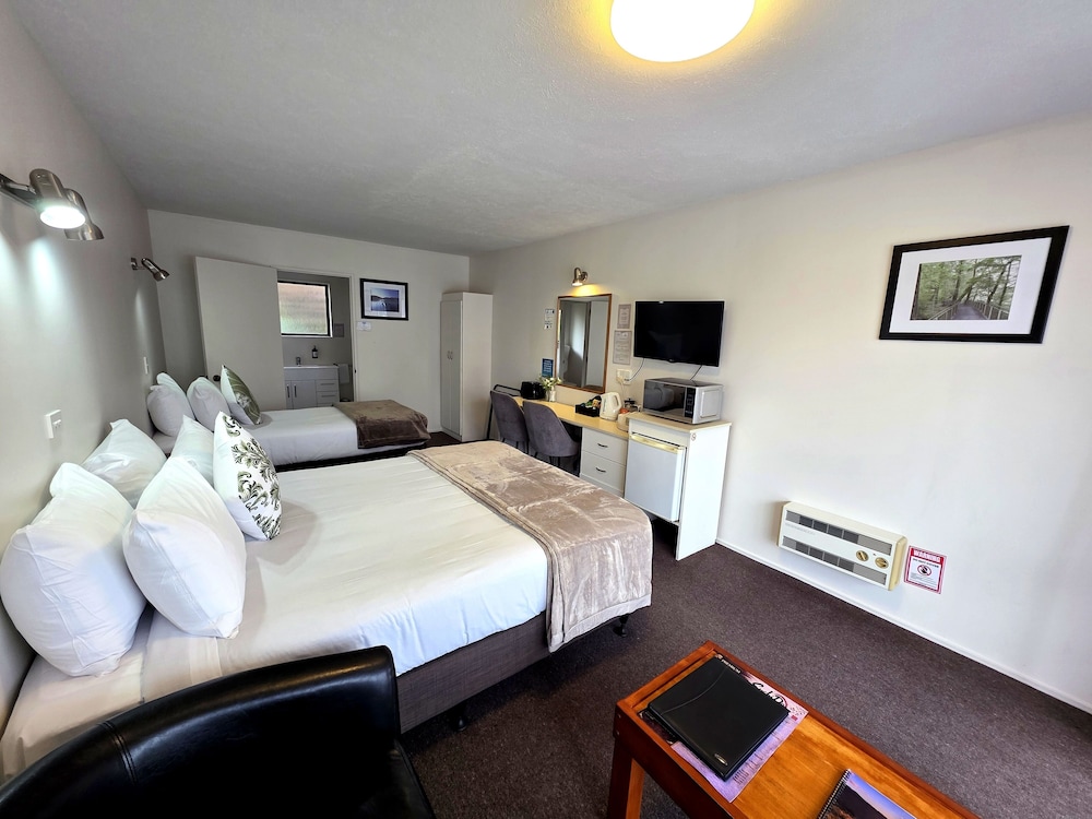 Arran Motel 26/78