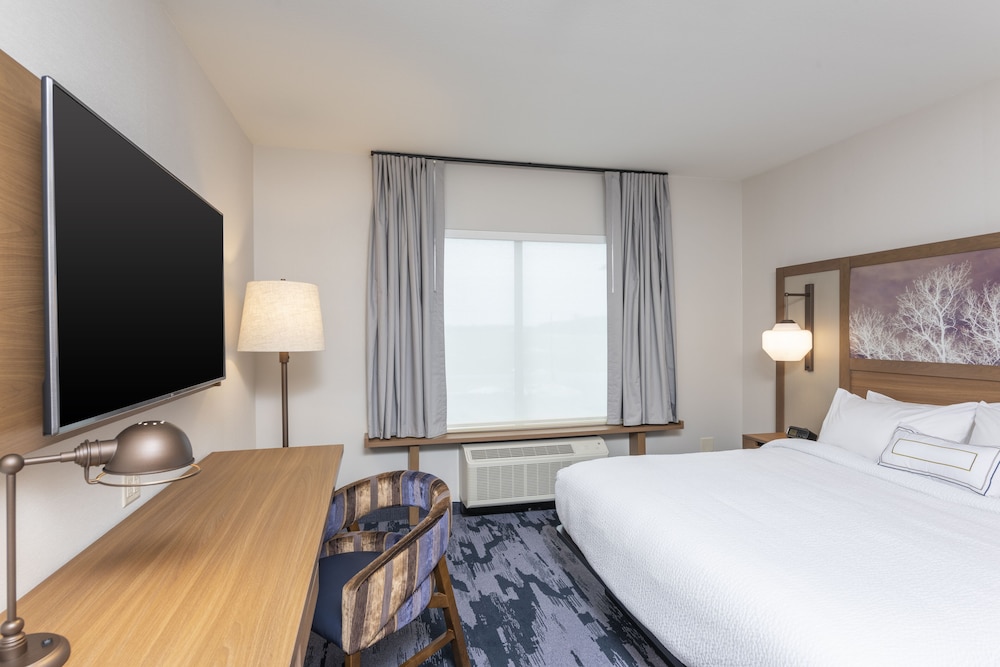 Fairfield Inn And Suites Fair Oaks Farms 16/56