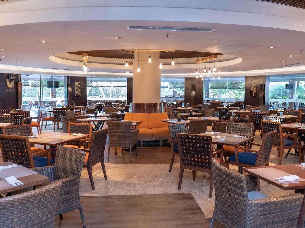 Mercure Convention Center Ancol 42/63