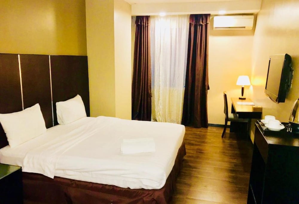 Hotel 17 25/65