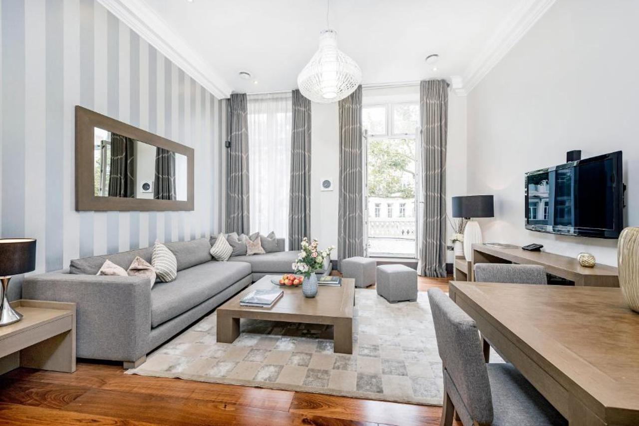 130 Queensgate Apartments 43/48