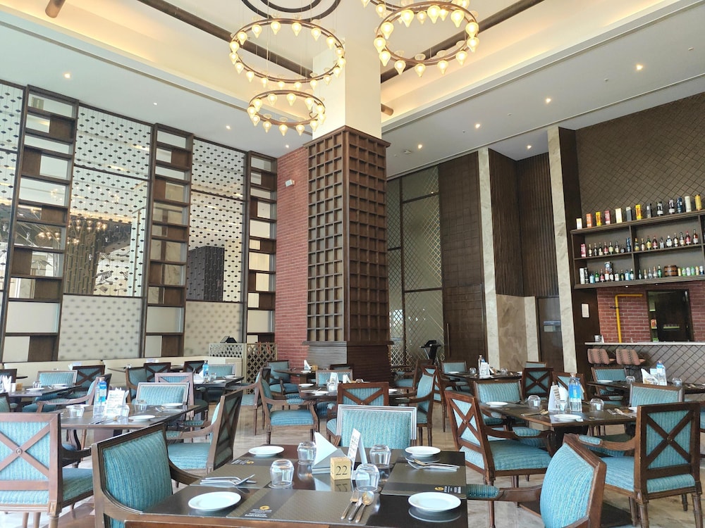 Gift City Club, a member of Radisson Individuals 34/46