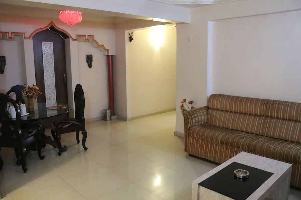 HOTEL GRAND ARJUN 35/50