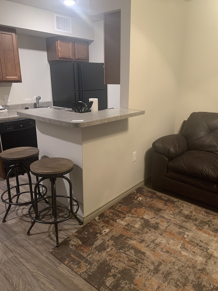 Eagle's Den Suites Andrews a Travelodge by Wyndham 30/55
