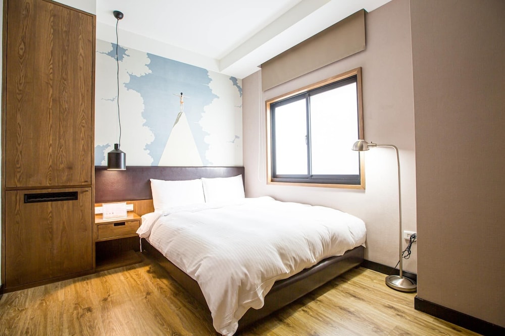 Taichung Easylazy Inn 9/19