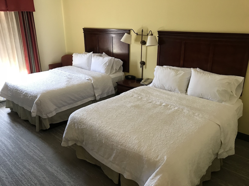 Hampton Inn & Suites Lamar 9/51