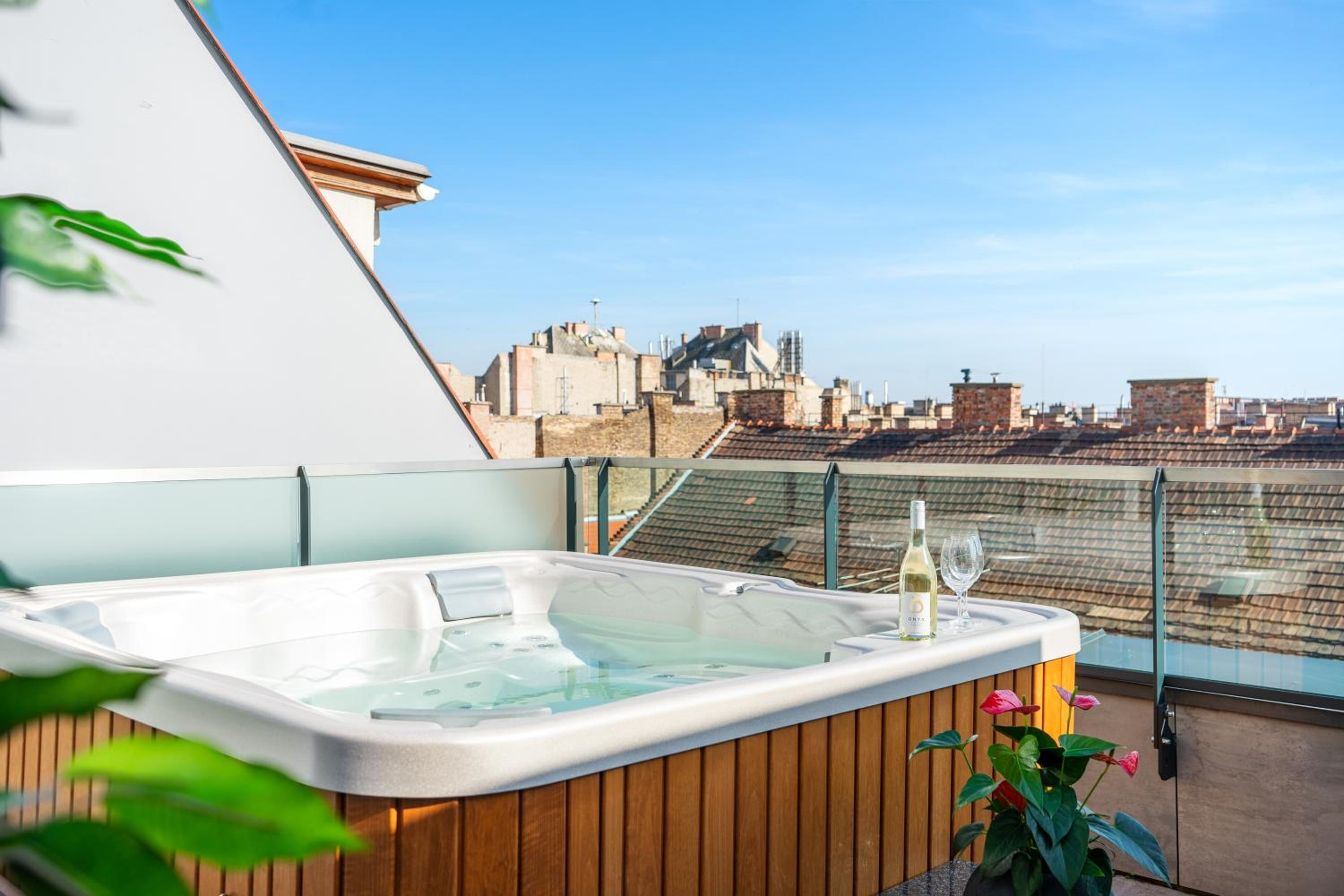Onyx Luxury Budapest 16/28