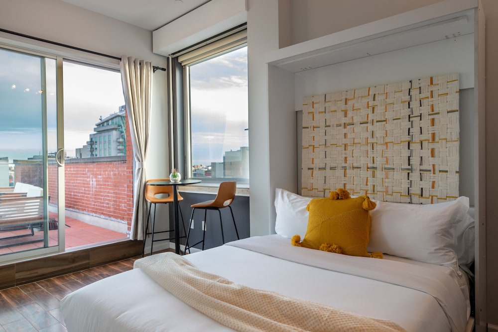 The Modernist Hotel 10/43