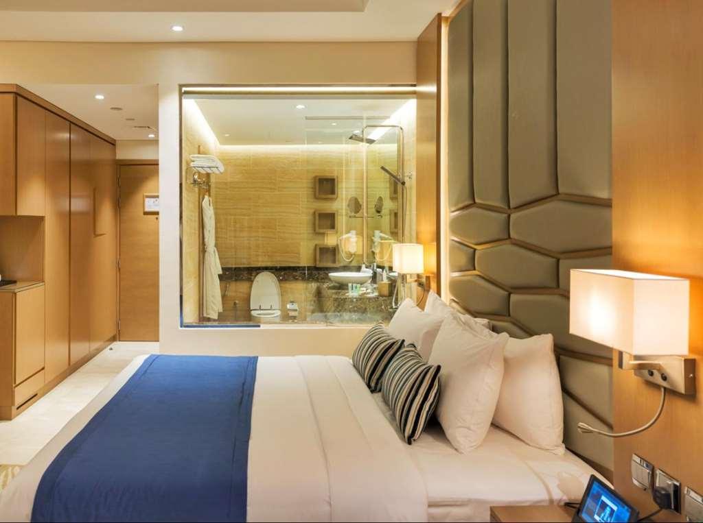 Deluxe, Bay View