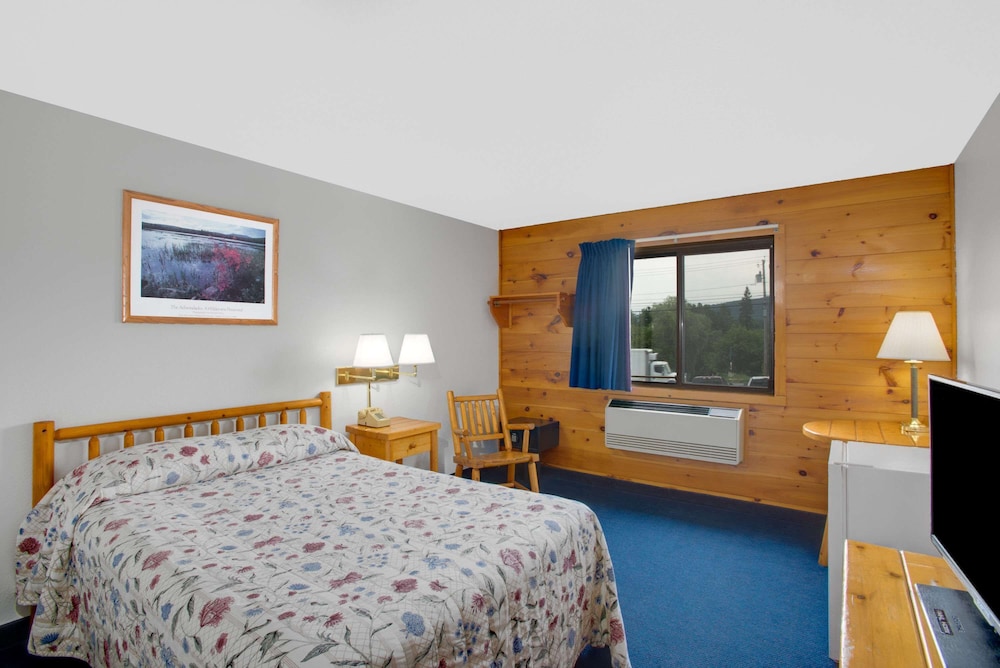 Super 8 by Wyndham Lake George/Warrensburg Area 7/19
