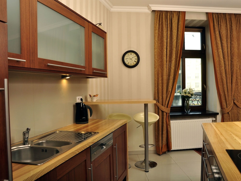Sleepwalker Boutique Suites 65/79