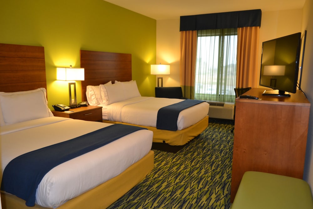 Holiday Inn Express & Suites Midland South I-20 15/69