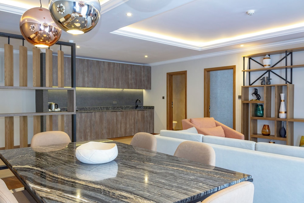 Alba Hotel Meru 38/50