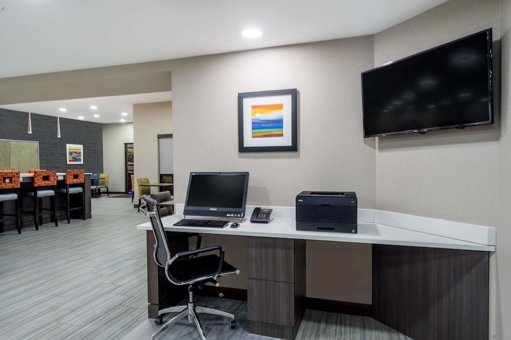 Baymont By Wyndham Clarksville 36/39
