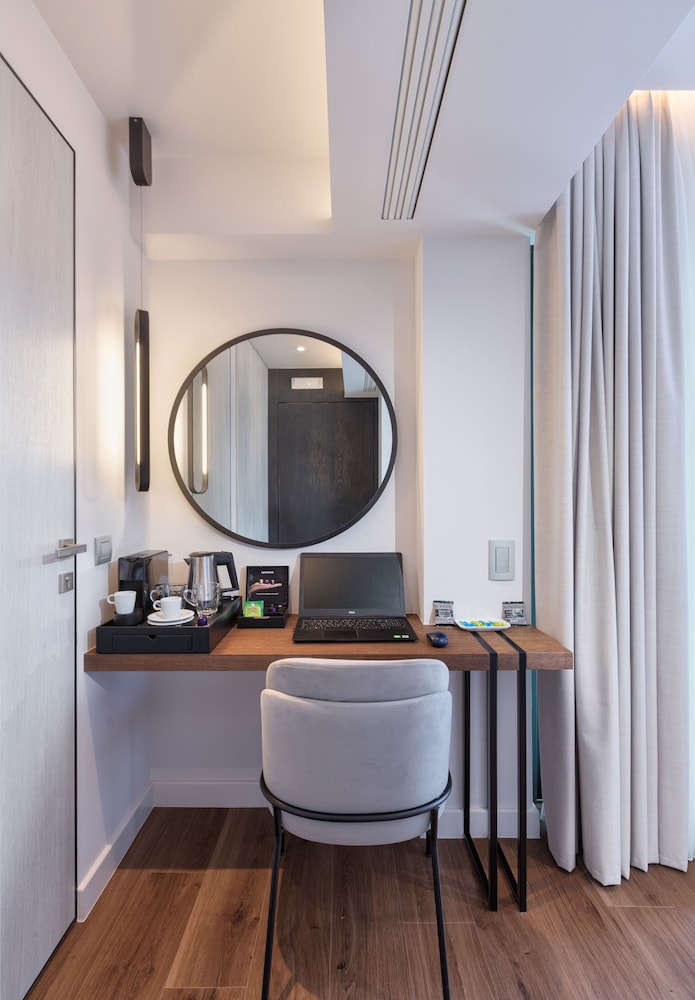 Ivis 4 Hotel 56/56