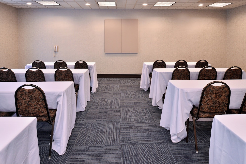 Holiday Inn Express Portland West/hillsboro, An Ihg Hotel 69/73