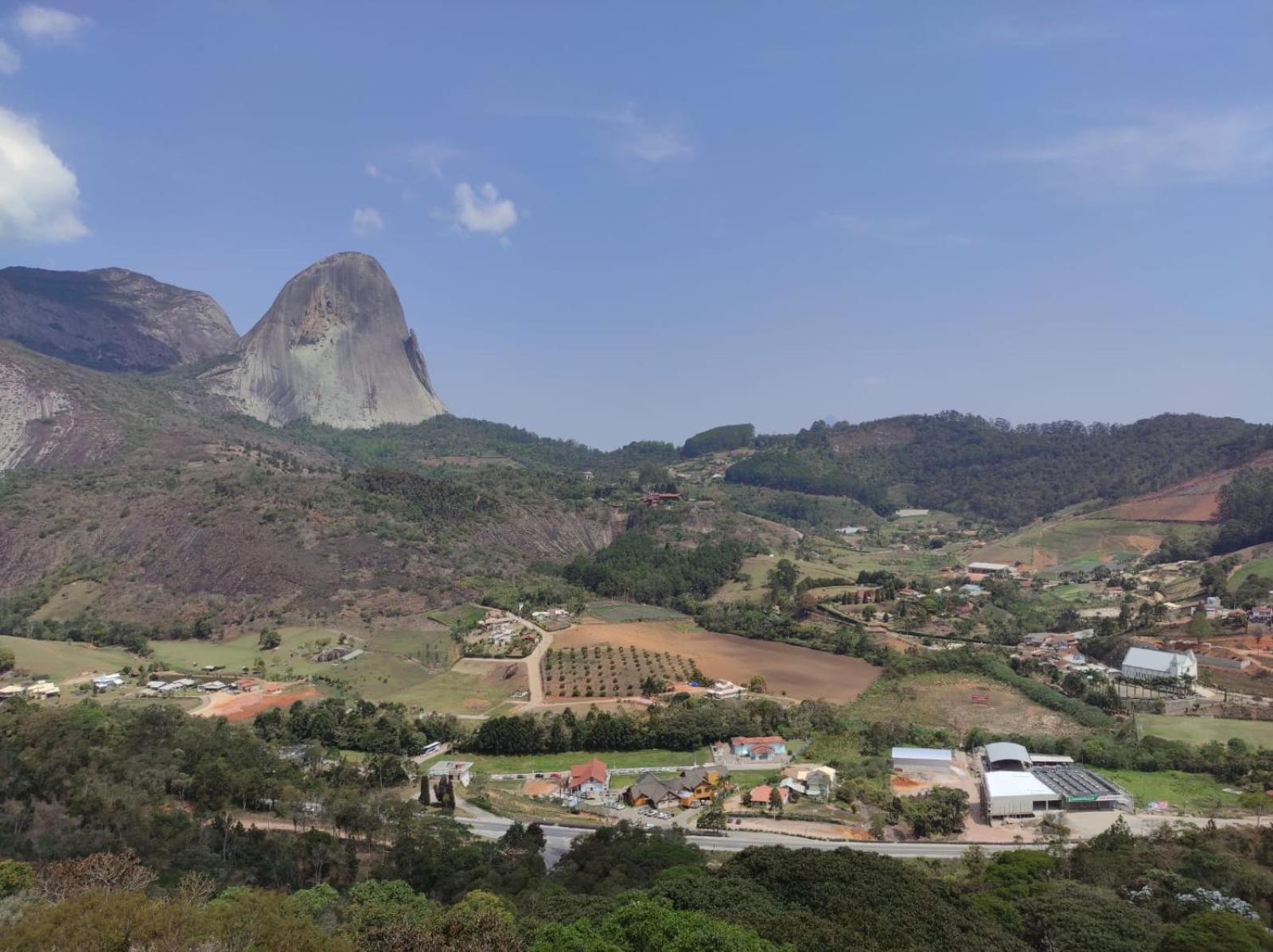 Suíte Condomínio Vista Azul - Pedra Azul 44/50