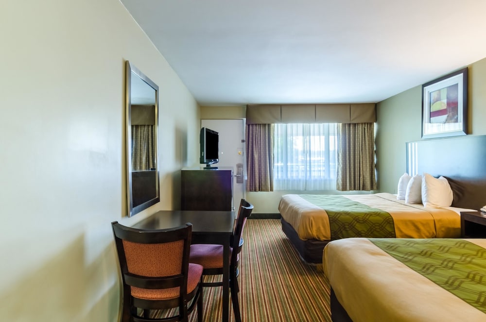 FairBridge Inn Express Pittsfield MA 21/51