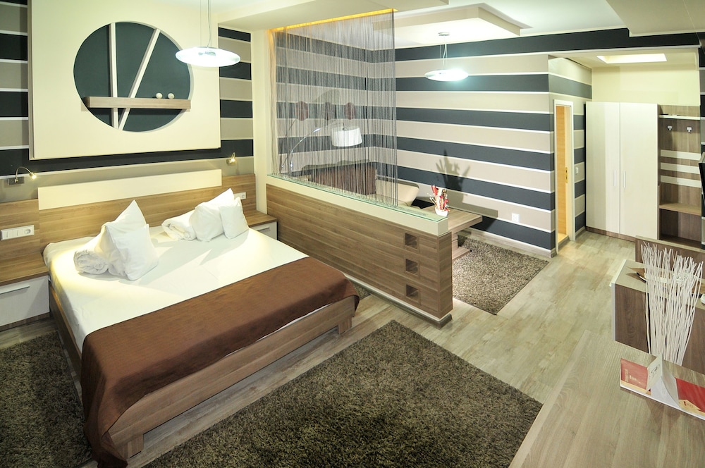 Hotel Confort 16/54