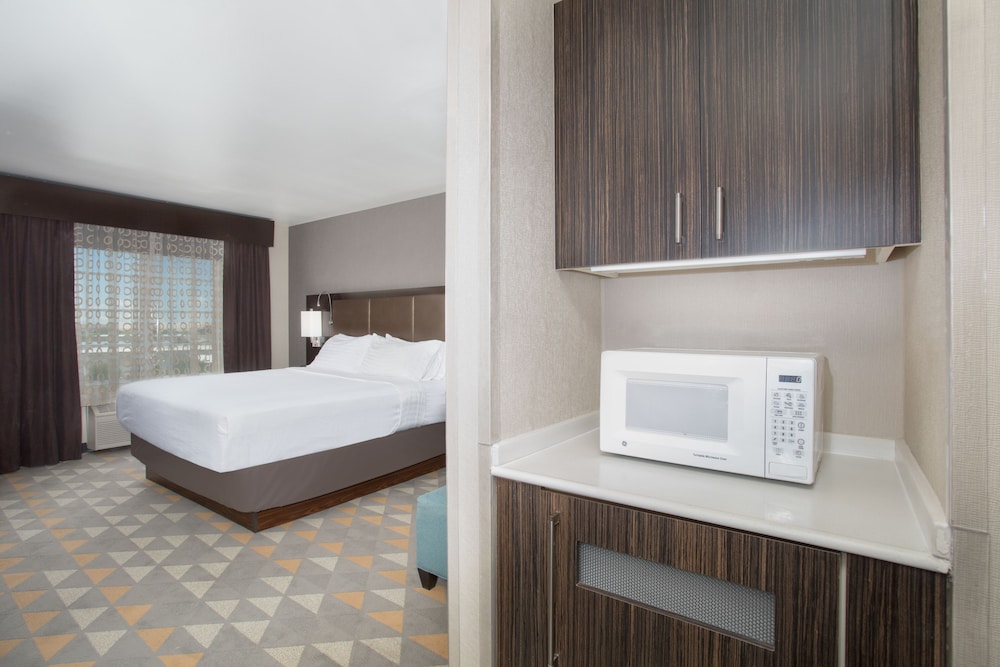 Holiday Inn Colorado Springs(Airport) 13/49