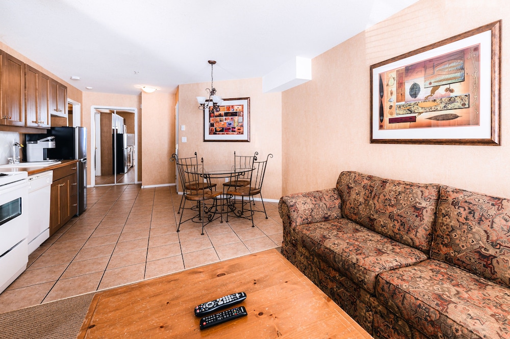 Mountain View Suites at Fairmont Hot Springs 43/63