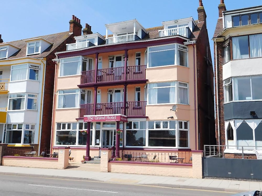 The Grand Hotel 5/50