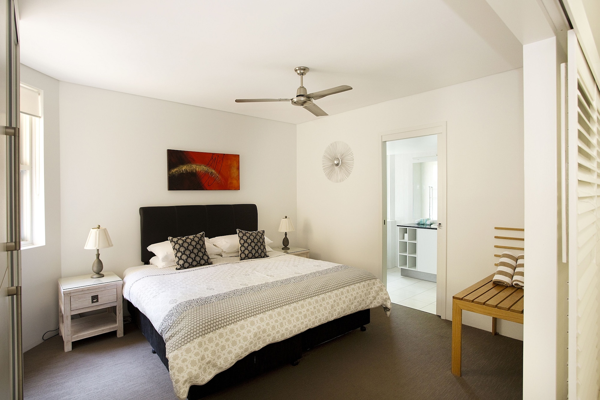 1 Bedroom, Deluxe, Apartment, King Bed, Beach Front, Pool View