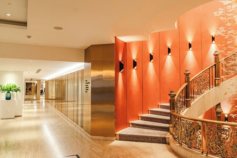 Montien Hotel Surawong Bangkok 21/48