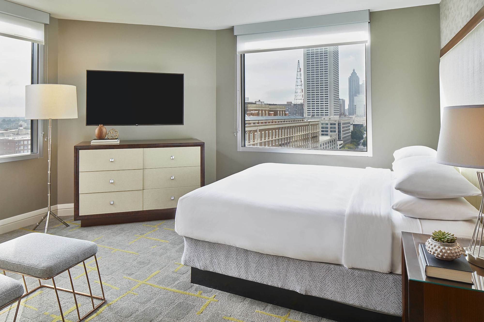 1 Bedroom, Executive, Suite, King Bed, City View